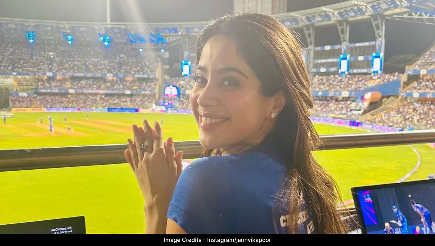 Janhvi Kapoor’s ‘Mr & Mrs Mahi’ t-shirt steals spotlight at Wankhede