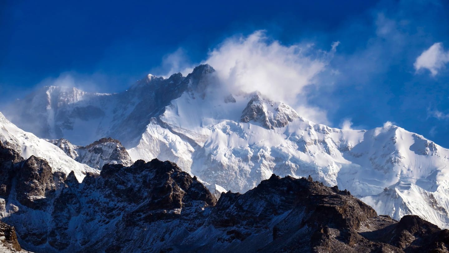 Sikkim Makes It Mandatory For Tourist Vehicles To Carry Garbage Bags